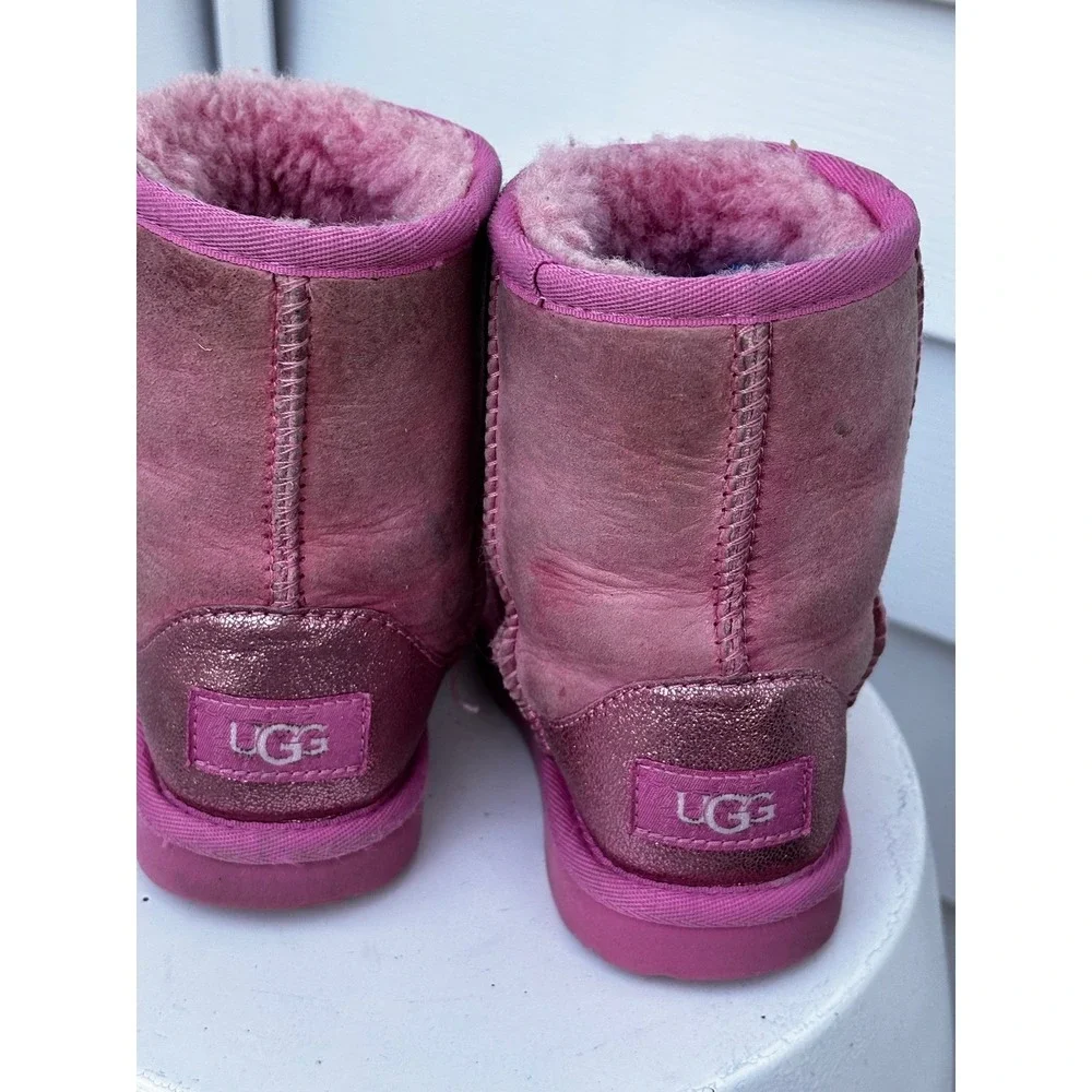UGG Kids Classic Short‎ II Boot Pink Glitter Back Childrens Girls Size 9